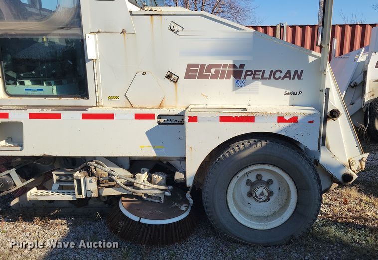 image for item DL7752 1992 Elgin Pelican Series P  street sweeper truck