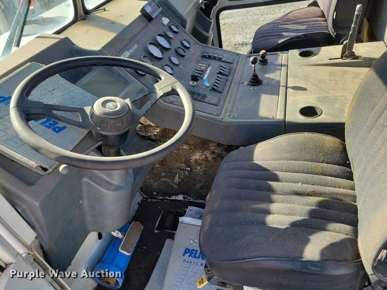 image for item DL7752 1992 Elgin Pelican Series P  street sweeper truck