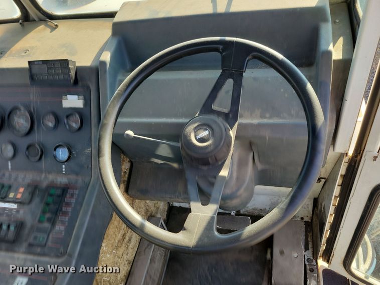 image for item DL7752 1992 Elgin Pelican Series P  street sweeper truck