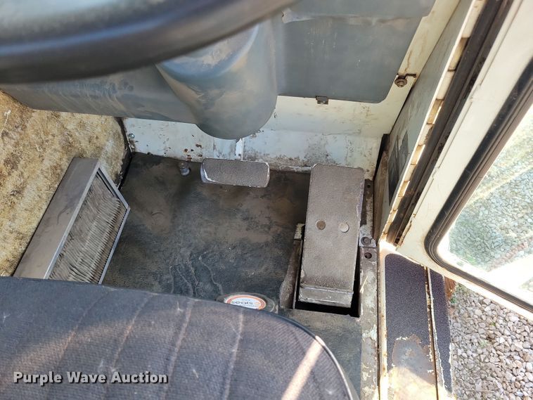 image for item DL7752 1992 Elgin Pelican Series P  street sweeper truck