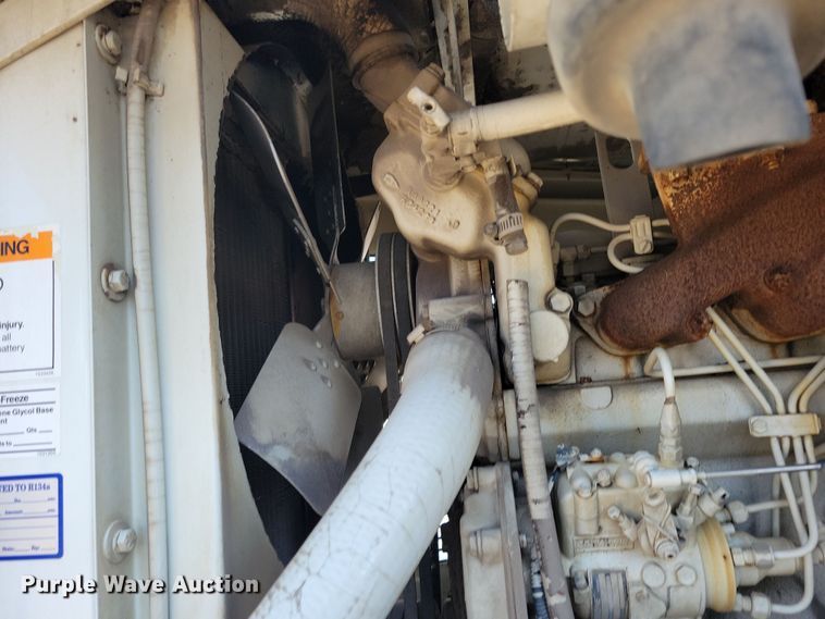 image for item DL7752 1992 Elgin Pelican Series P  street sweeper truck