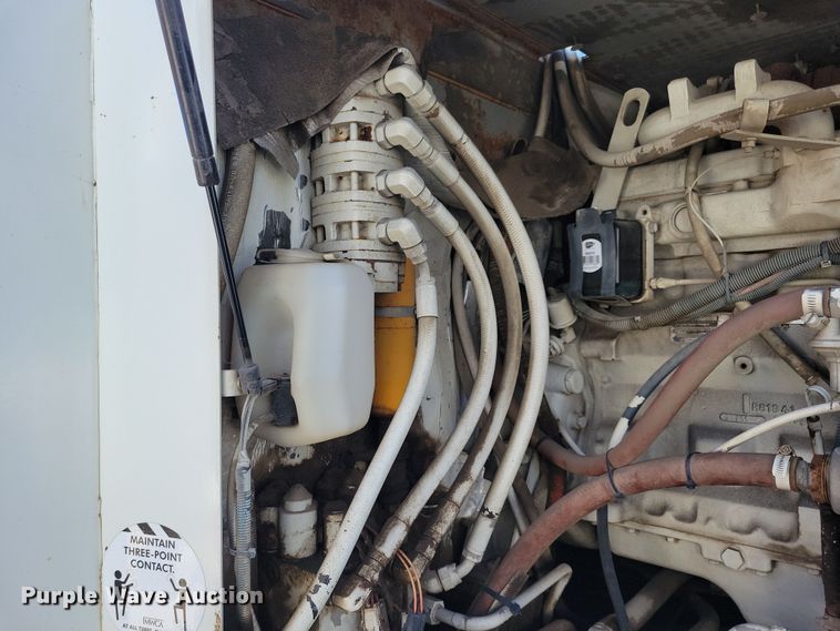 image for item DL7752 1992 Elgin Pelican Series P  street sweeper truck