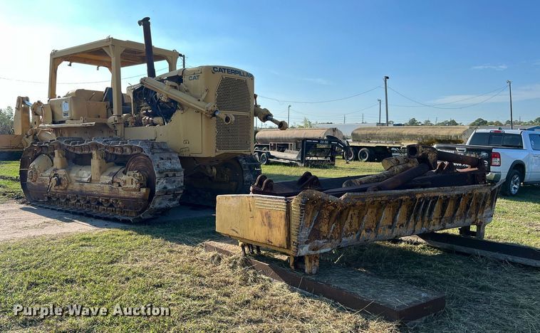 image for item DM2007 Caterpillar D9G  dozer