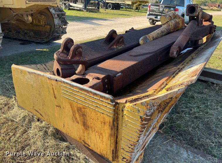 image for item DM2007 Caterpillar D9G  dozer