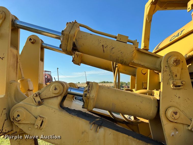 image for item DM2007 Caterpillar D9G  dozer