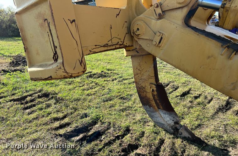 image for item DM2007 Caterpillar D9G  dozer