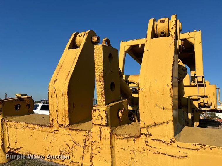 image for item DM2007 Caterpillar D9G  dozer