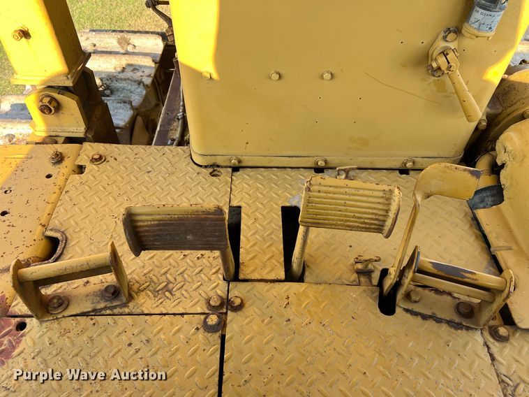 image for item DM2007 Caterpillar D9G  dozer