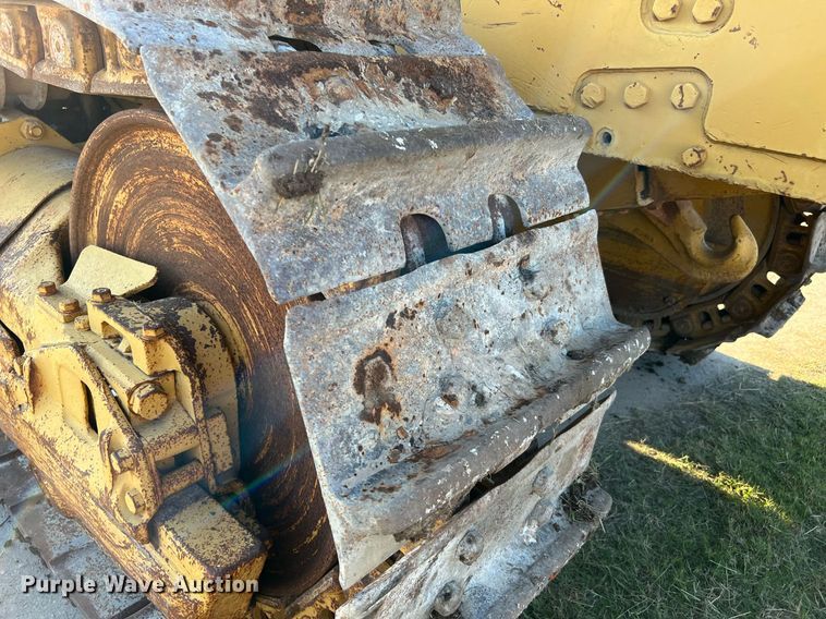 image for item DM2007 Caterpillar D9G  dozer