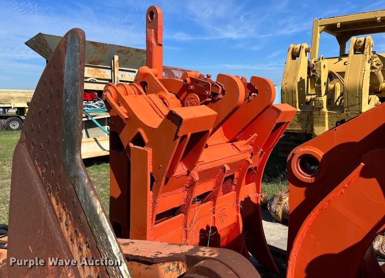 image for item DM2010 Pemberton Cat225X CP  excavator grapple