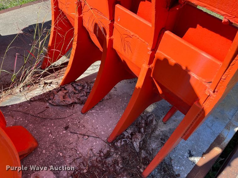 image for item DM2010 Pemberton Cat225X CP  excavator grapple