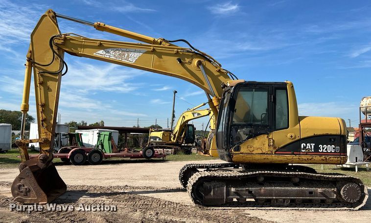 image for item DM2015 2000 Caterpillar 320CU  excavator