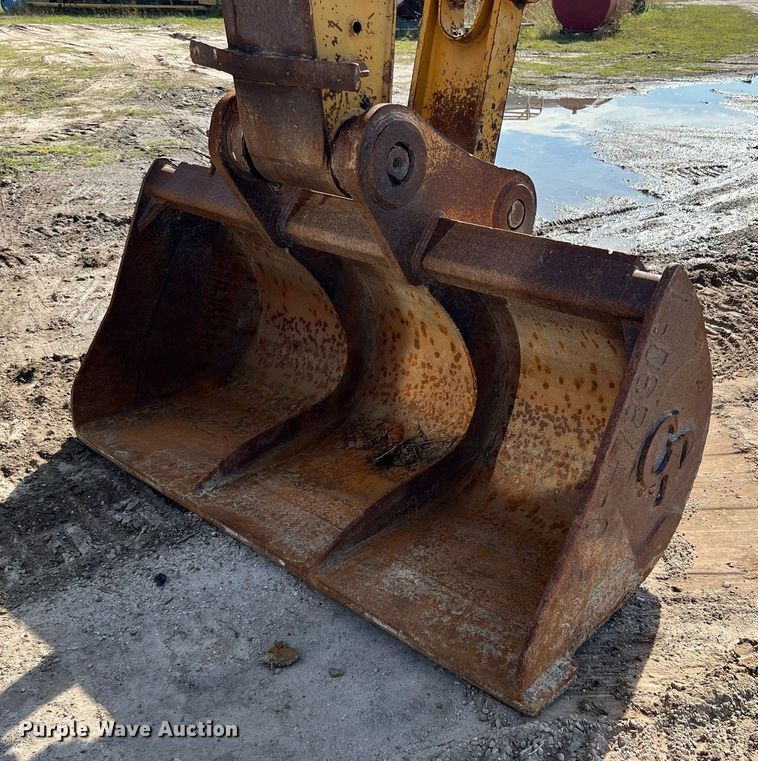 image for item DM2015 2000 Caterpillar 320CU  excavator