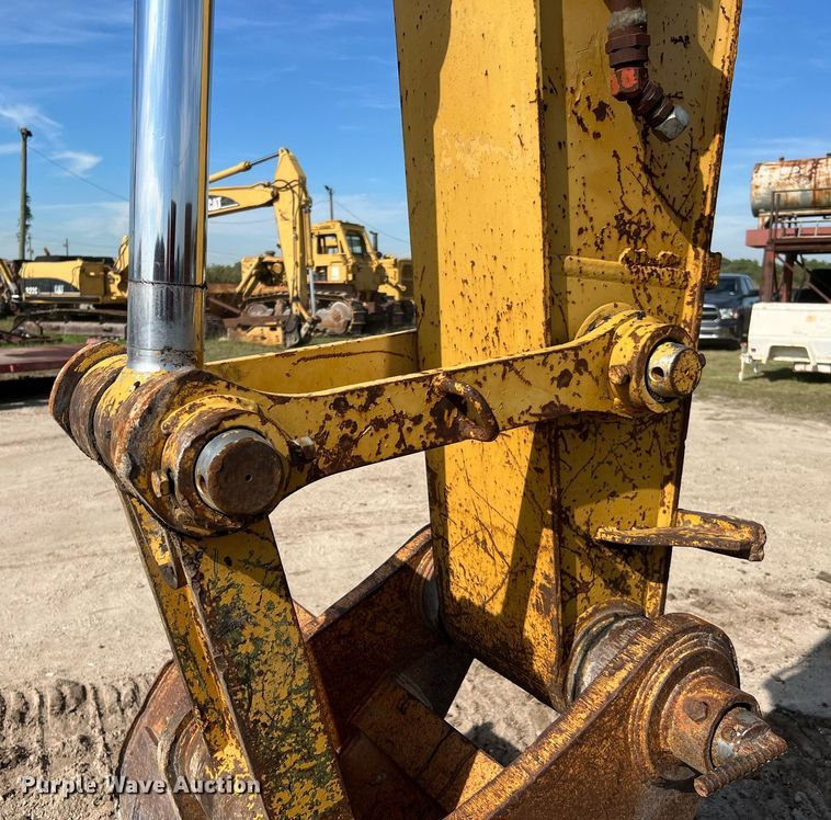 image for item DM2015 2000 Caterpillar 320CU  excavator