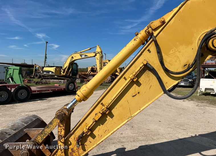 image for item DM2015 2000 Caterpillar 320CU  excavator
