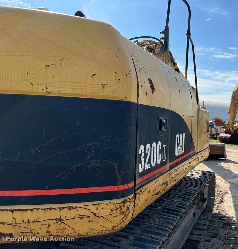 image for item DM2015 2000 Caterpillar 320CU  excavator