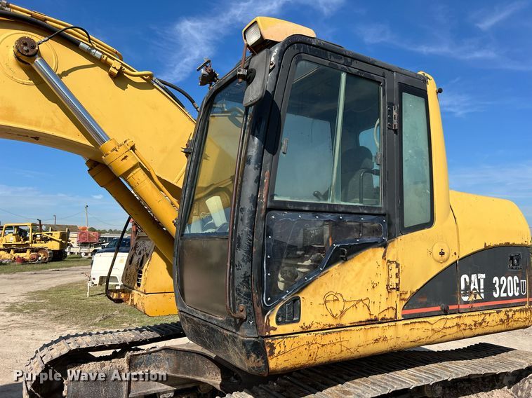 image for item DM2015 2000 Caterpillar 320CU  excavator