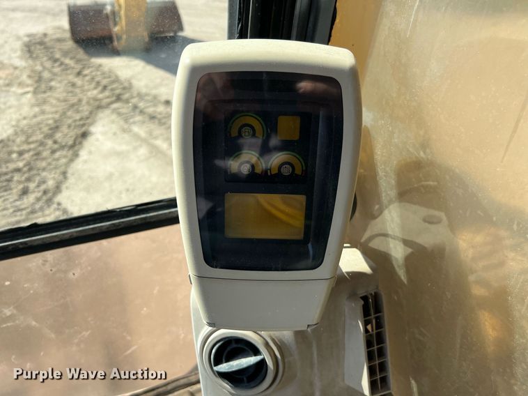 image for item DM2015 2000 Caterpillar 320CU  excavator