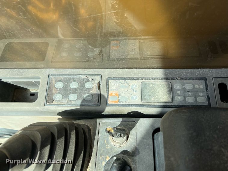 image for item DM2015 2000 Caterpillar 320CU  excavator