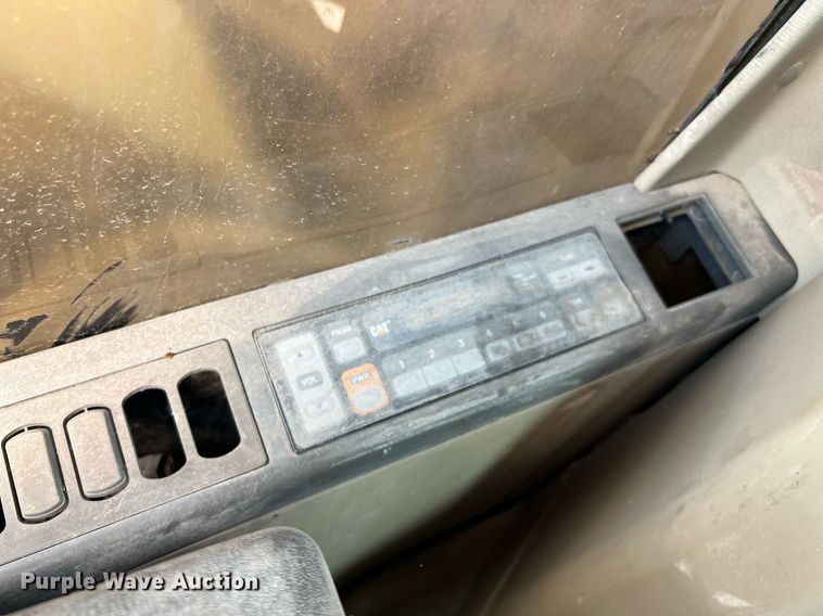 image for item DM2015 2000 Caterpillar 320CU  excavator