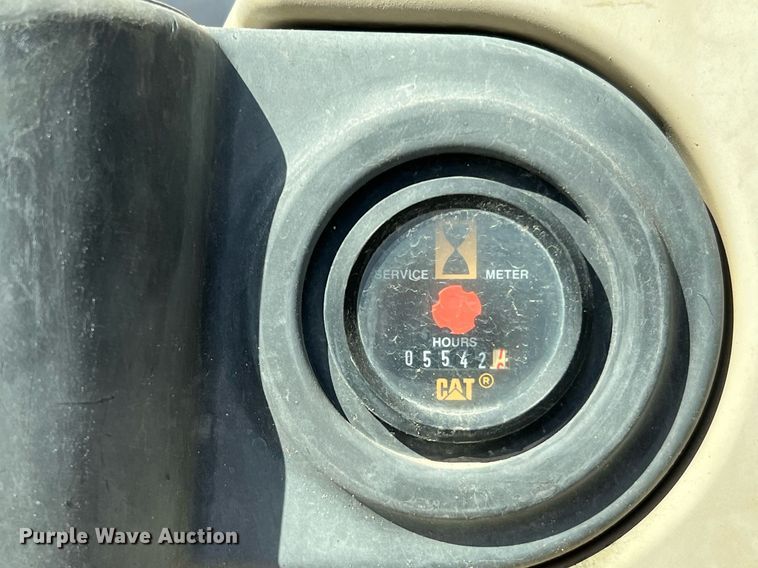 image for item DM2015 2000 Caterpillar 320CU  excavator