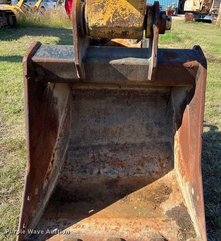 image for item DM2017 1995 Caterpillar 322L  excavator