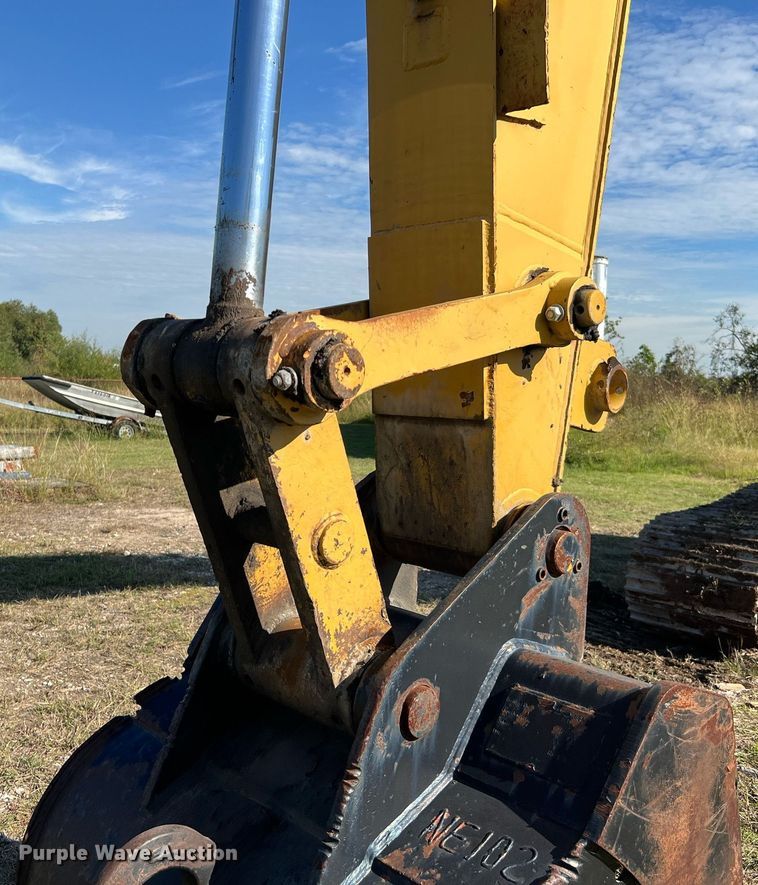 image for item DM2017 1995 Caterpillar 322L  excavator