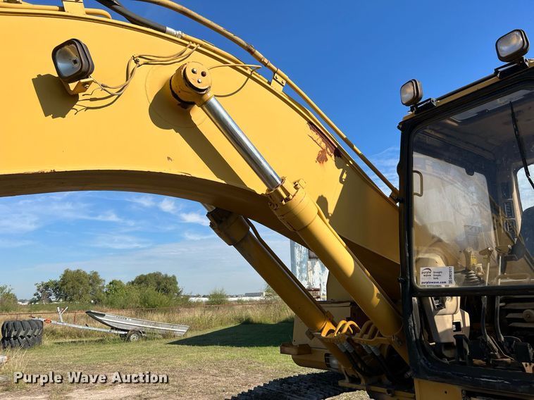 image for item DM2017 1995 Caterpillar 322L  excavator