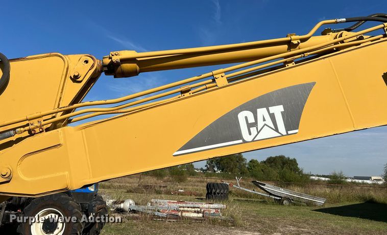 image for item DM2017 1995 Caterpillar 322L  excavator