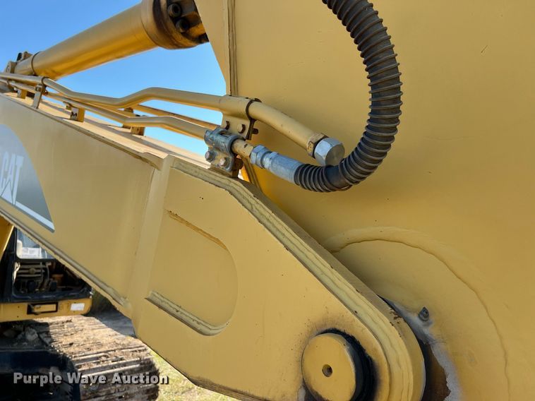 image for item DM2017 1995 Caterpillar 322L  excavator