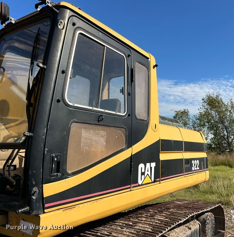 image for item DM2017 1995 Caterpillar 322L  excavator