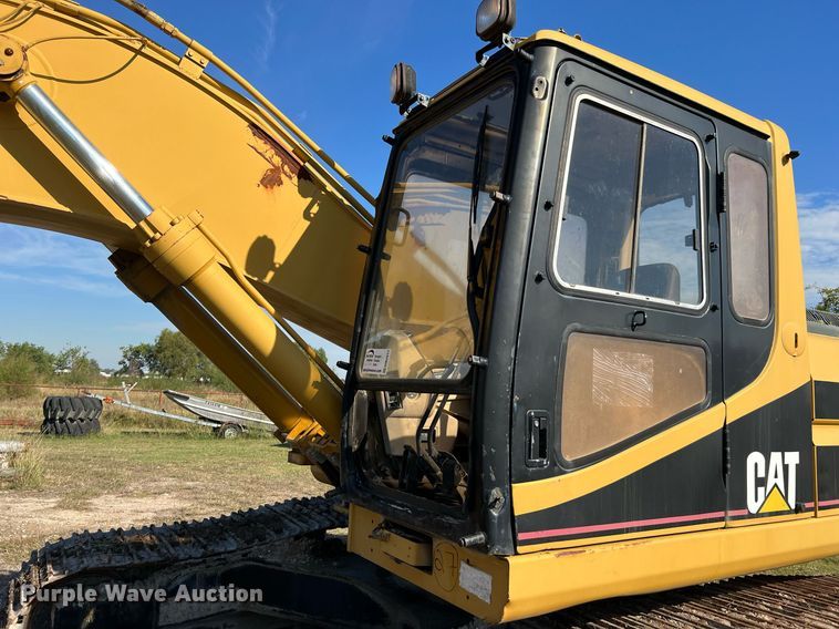 image for item DM2017 1995 Caterpillar 322L  excavator