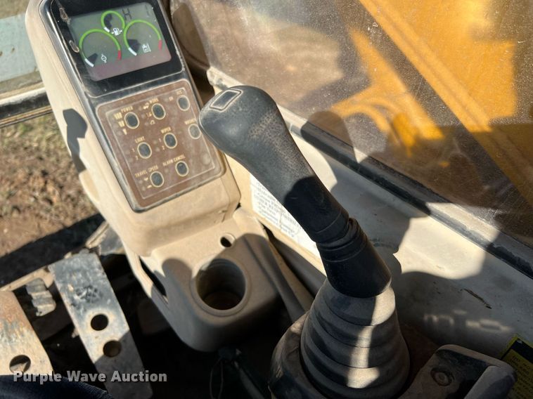 image for item DM2017 1995 Caterpillar 322L  excavator