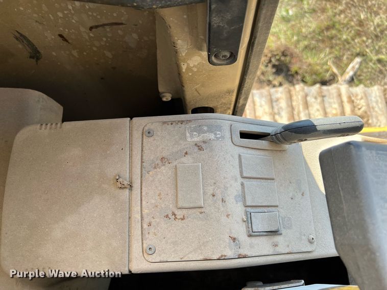 image for item DM2017 1995 Caterpillar 322L  excavator