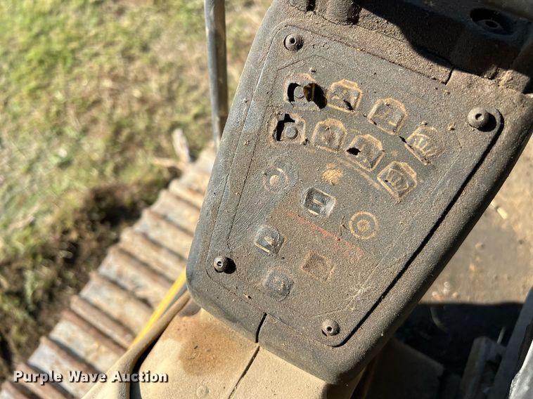 image for item DM2017 1995 Caterpillar 322L  excavator