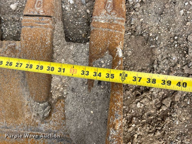 image for item DM2023 2012 Case CX210C  excavator