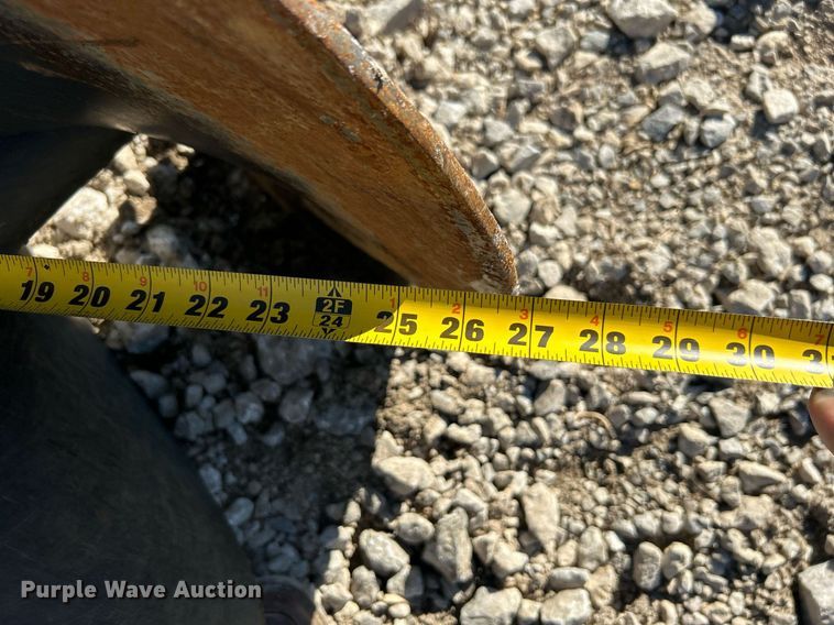 image for item DN0509 Bobcat 15C  skid steer auger