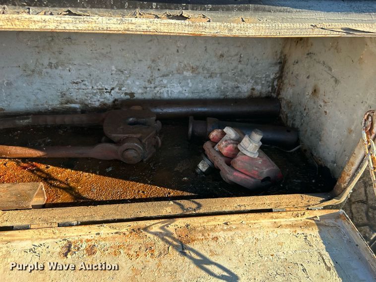 image for item DN0517 1982 Peterbilt 353  winch truck