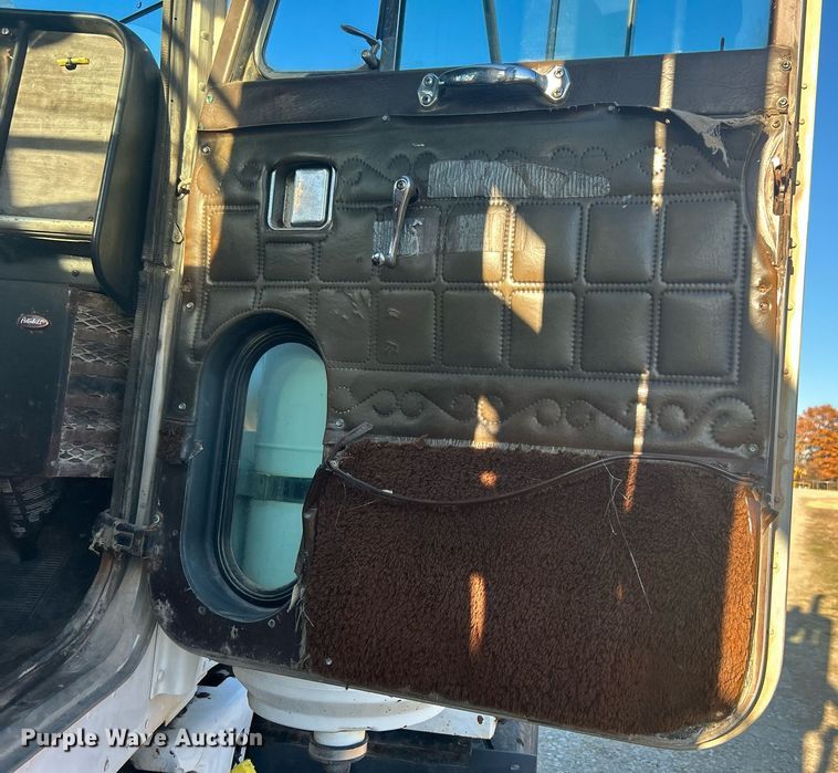 image for item DN0517 1982 Peterbilt 353  winch truck