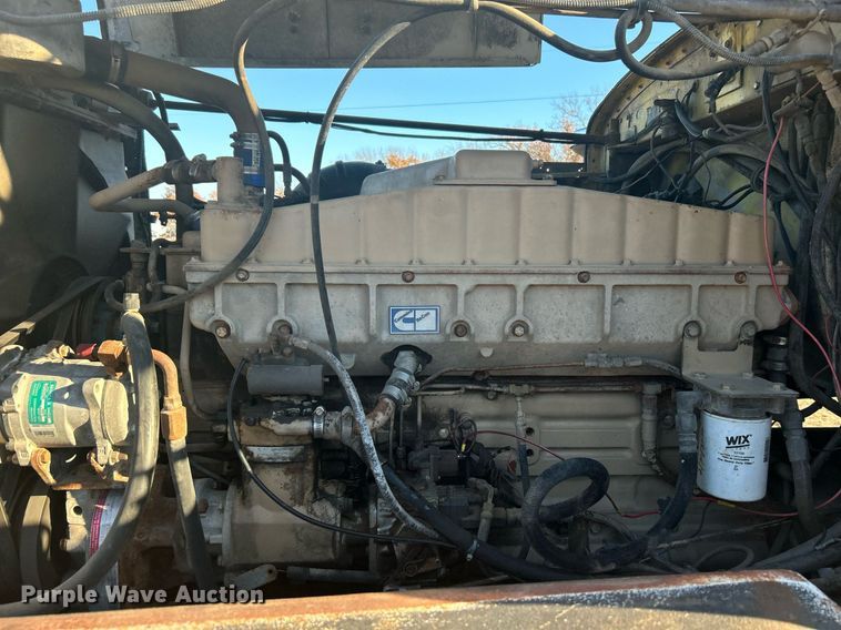 image for item DN0517 1982 Peterbilt 353  winch truck