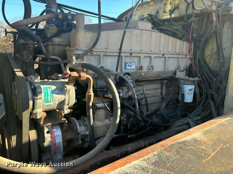 image for item DN0517 1982 Peterbilt 353  winch truck