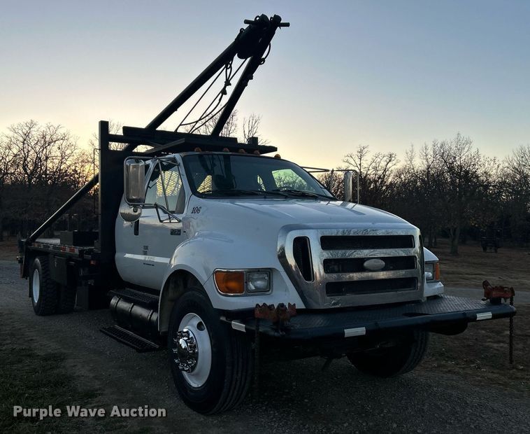 image for item DN0542 2007 Ford F750 Super Duty  winch truck