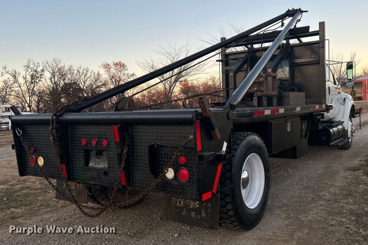 image for item DN0542 2007 Ford F750 Super Duty  winch truck