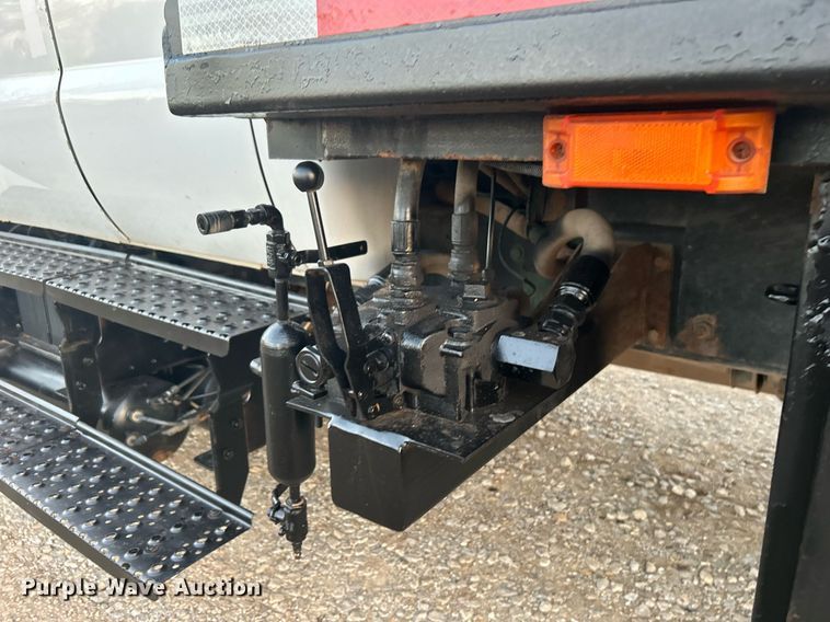 image for item DN0542 2007 Ford F750 Super Duty  winch truck