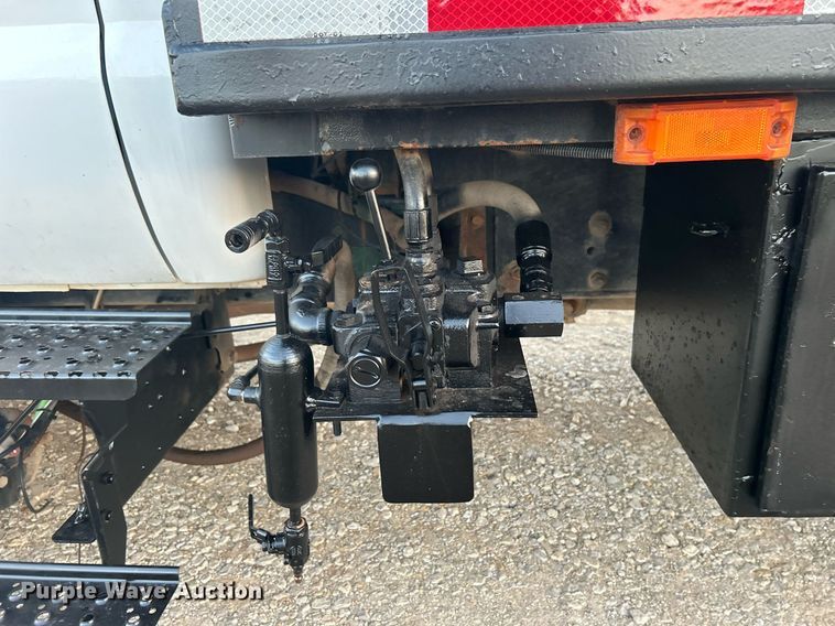 image for item DN0542 2007 Ford F750 Super Duty  winch truck