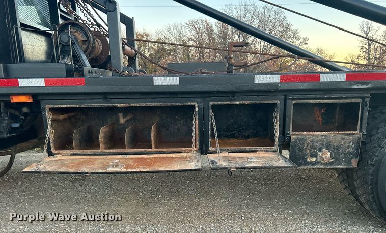 image for item DN0542 2007 Ford F750 Super Duty  winch truck