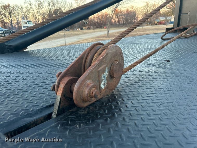 image for item DN0542 2007 Ford F750 Super Duty  winch truck