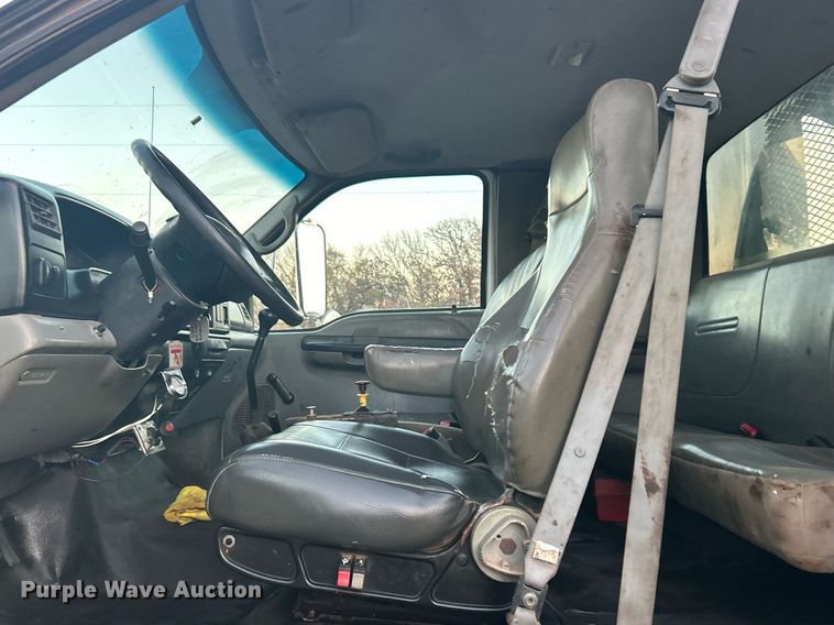 image for item DN0542 2007 Ford F750 Super Duty  winch truck