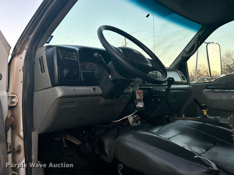 image for item DN0542 2007 Ford F750 Super Duty  winch truck