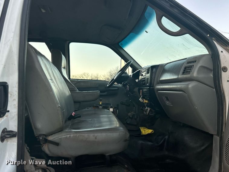 image for item DN0542 2007 Ford F750 Super Duty  winch truck